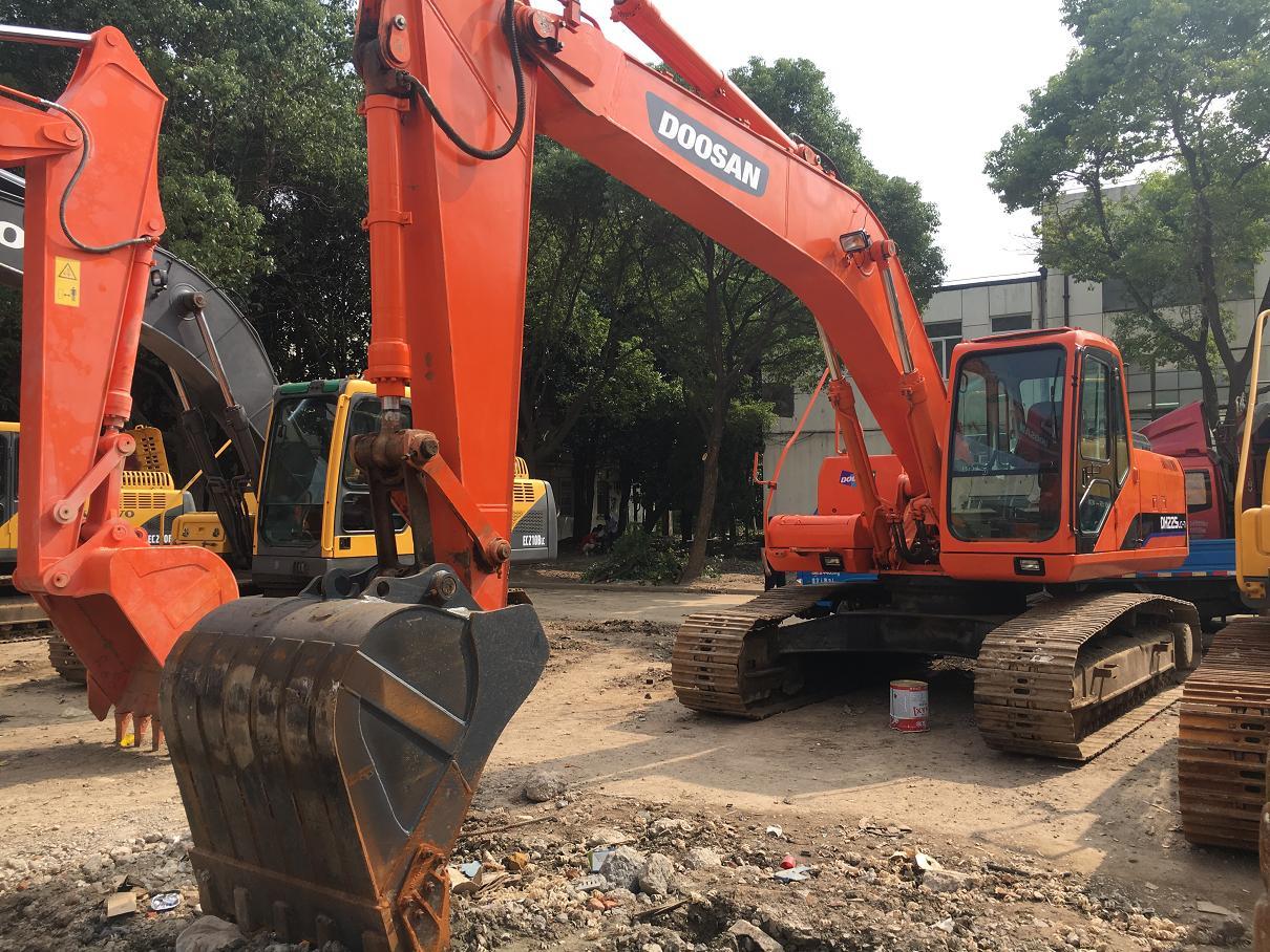 红河二手挖掘机市场斗山225钩机价格